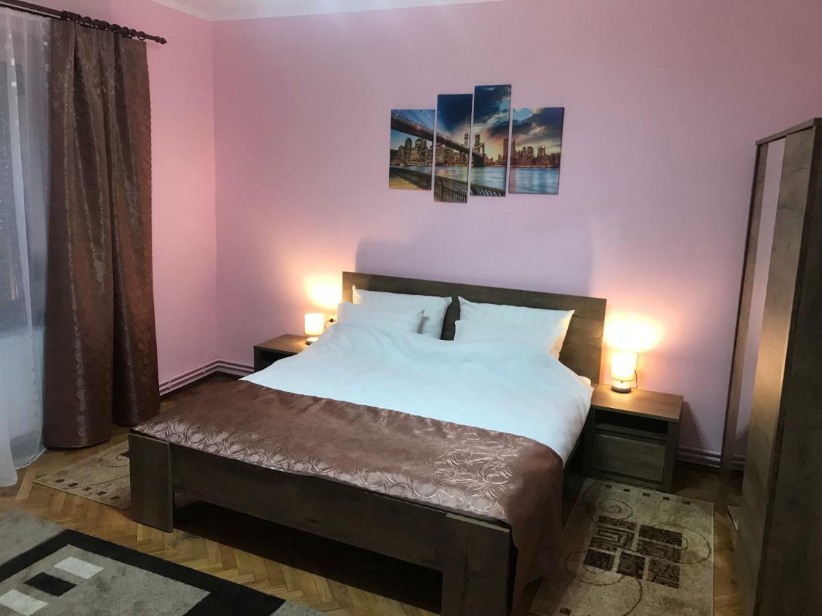 Casa Transilvania Орадеа Екстериор снимка